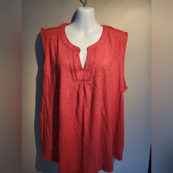 NEW Tahari Women's Sleeveless Top in Coral - Picture 1 of 5